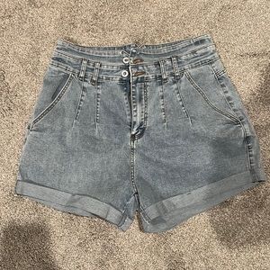 Double button paper bag style jean shorts